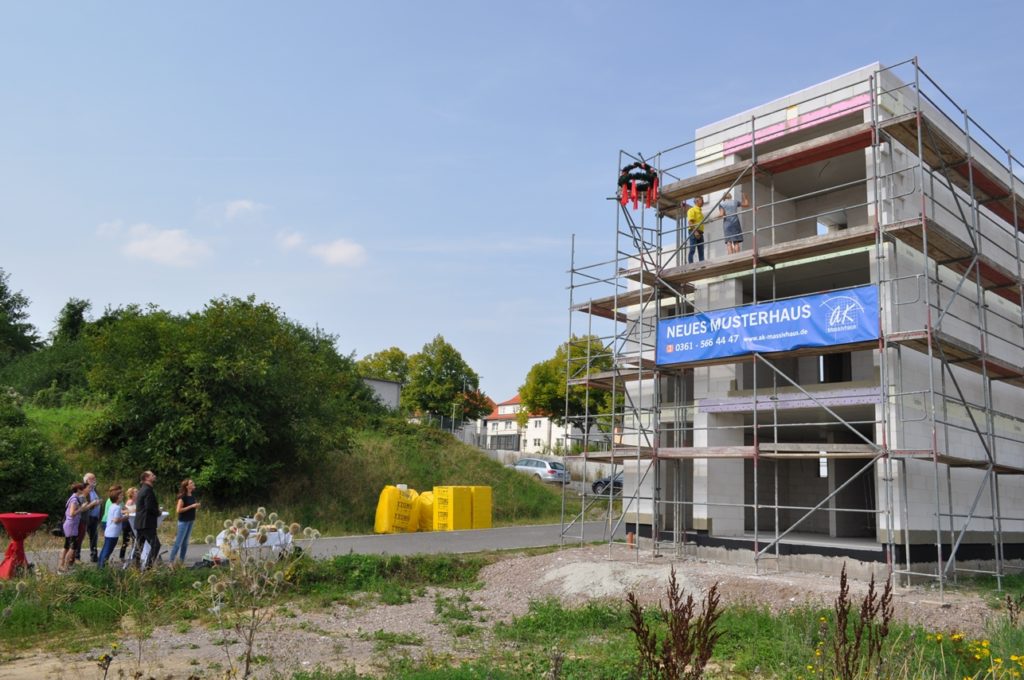 Richtfest Des Neuen Musterhauses Im Baugebiet „Am Bunten Mantel ...